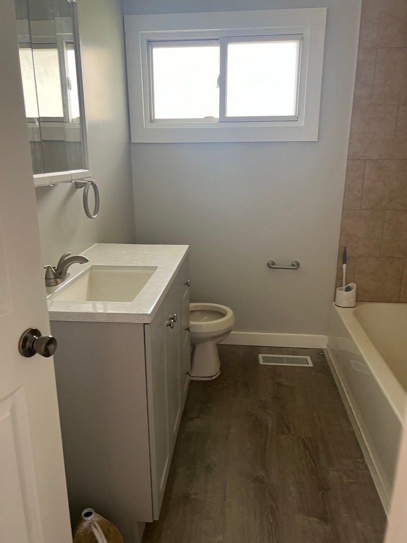 2016 Capri Avenue, Joliet, IL 60436 2016 Capri Avenue, Joliet, IL 60436