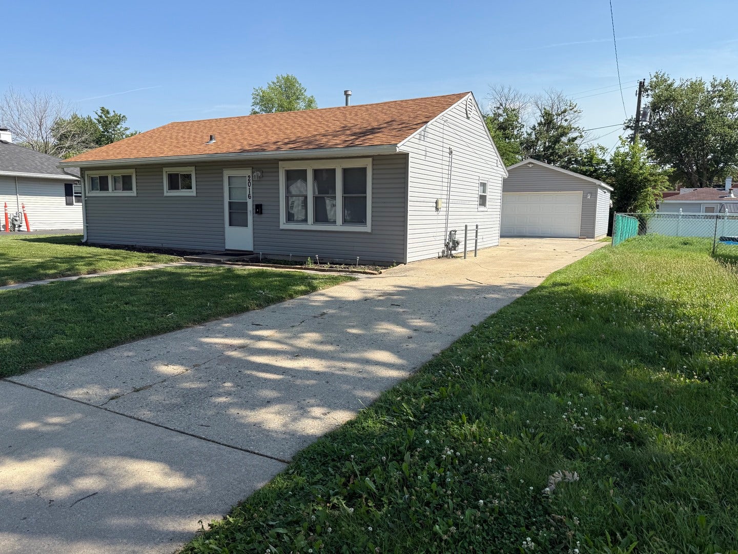 2016 Capri Avenue, Joliet, IL 60436 2016 Capri Avenue, Joliet, IL 60436