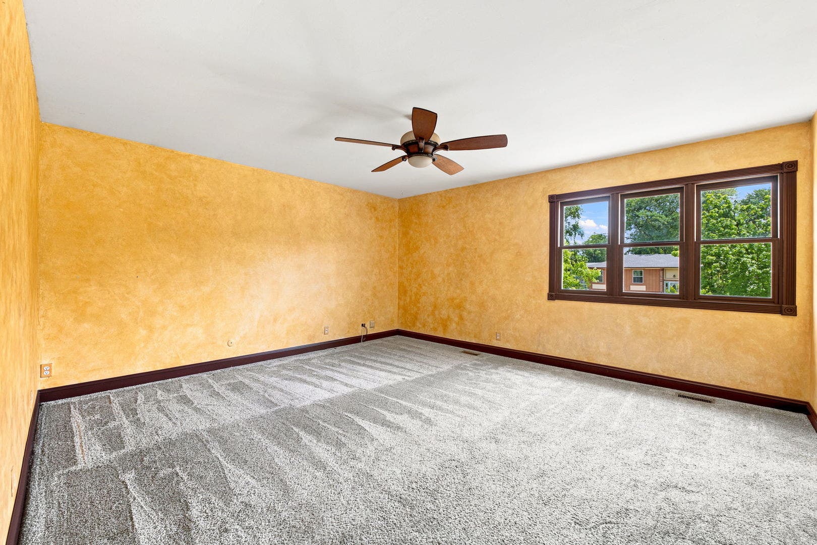 337 Huntington Way, Bolingbrook, IL 60440