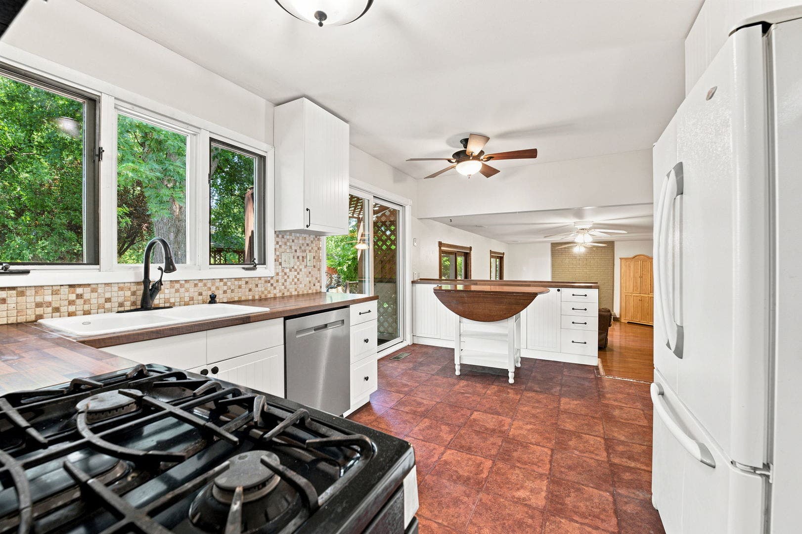337 Huntington Way, Bolingbrook, IL 60440