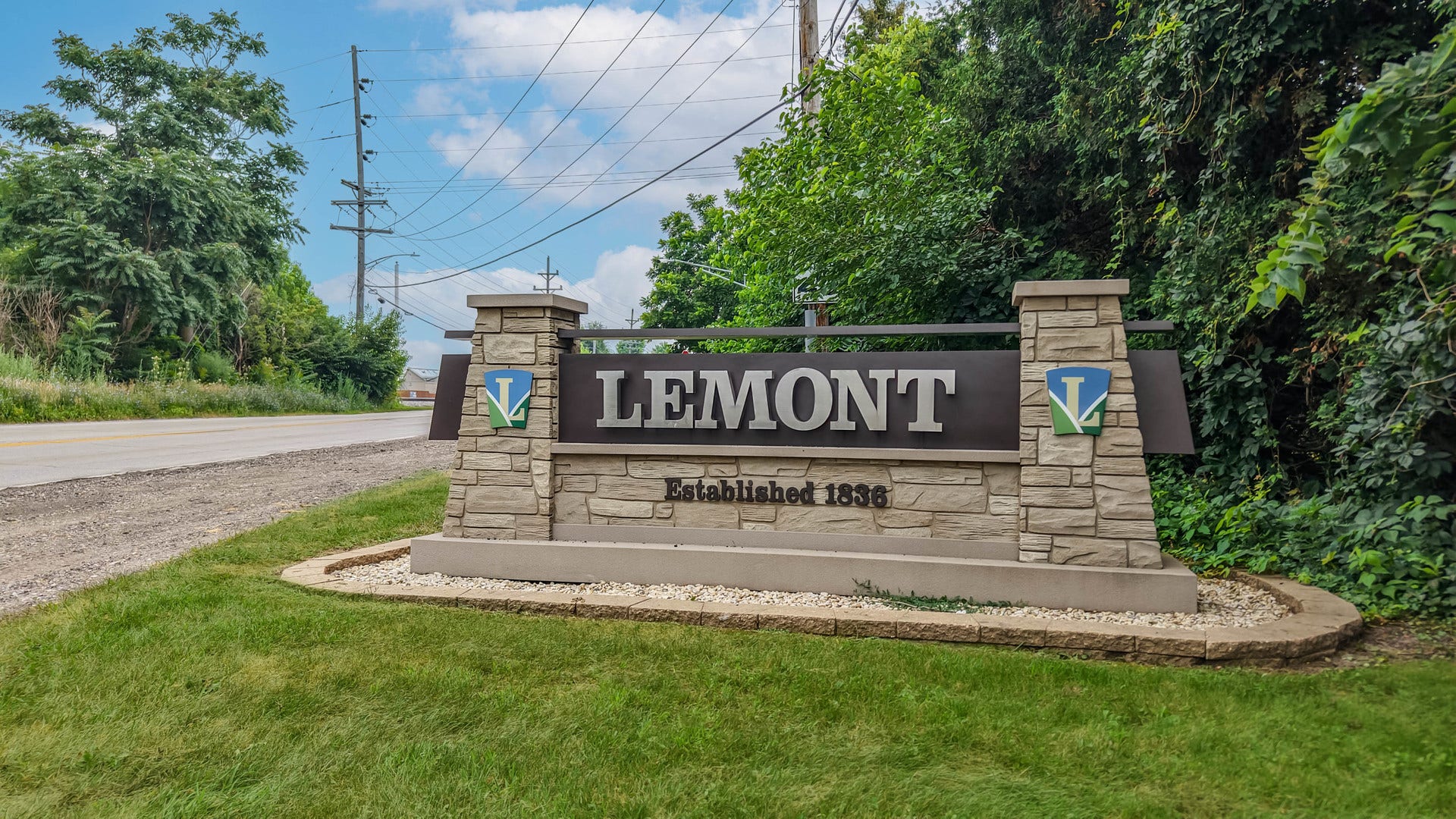 16338 New Avenue, Lemont, IL 60439 16338 New Avenue, Lemont, IL 60439