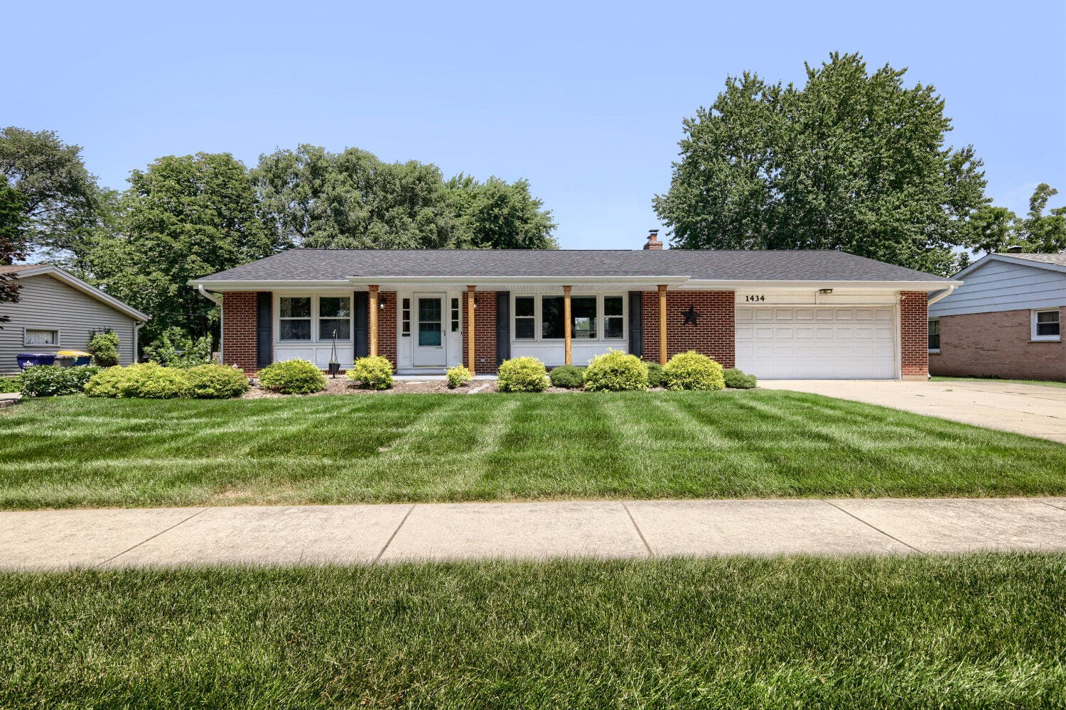 1434 Maple Lane, Elgin, IL 60123 1434 Maple Lane, Elgin, IL 60123
