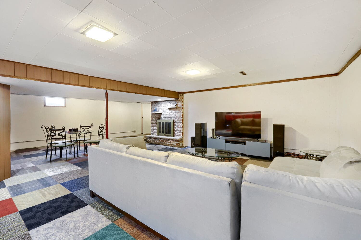 1434 Maple Lane, Elgin, IL 60123 1434 Maple Lane, Elgin, IL 60123