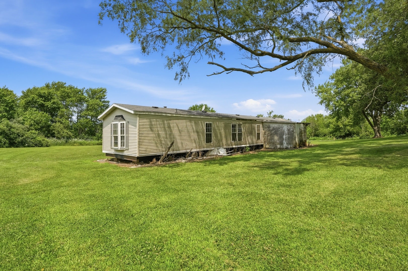 2737 E Indiana Avenue, Beecher, IL 60401 2737 E Indiana Avenue, Beecher, IL 60401
