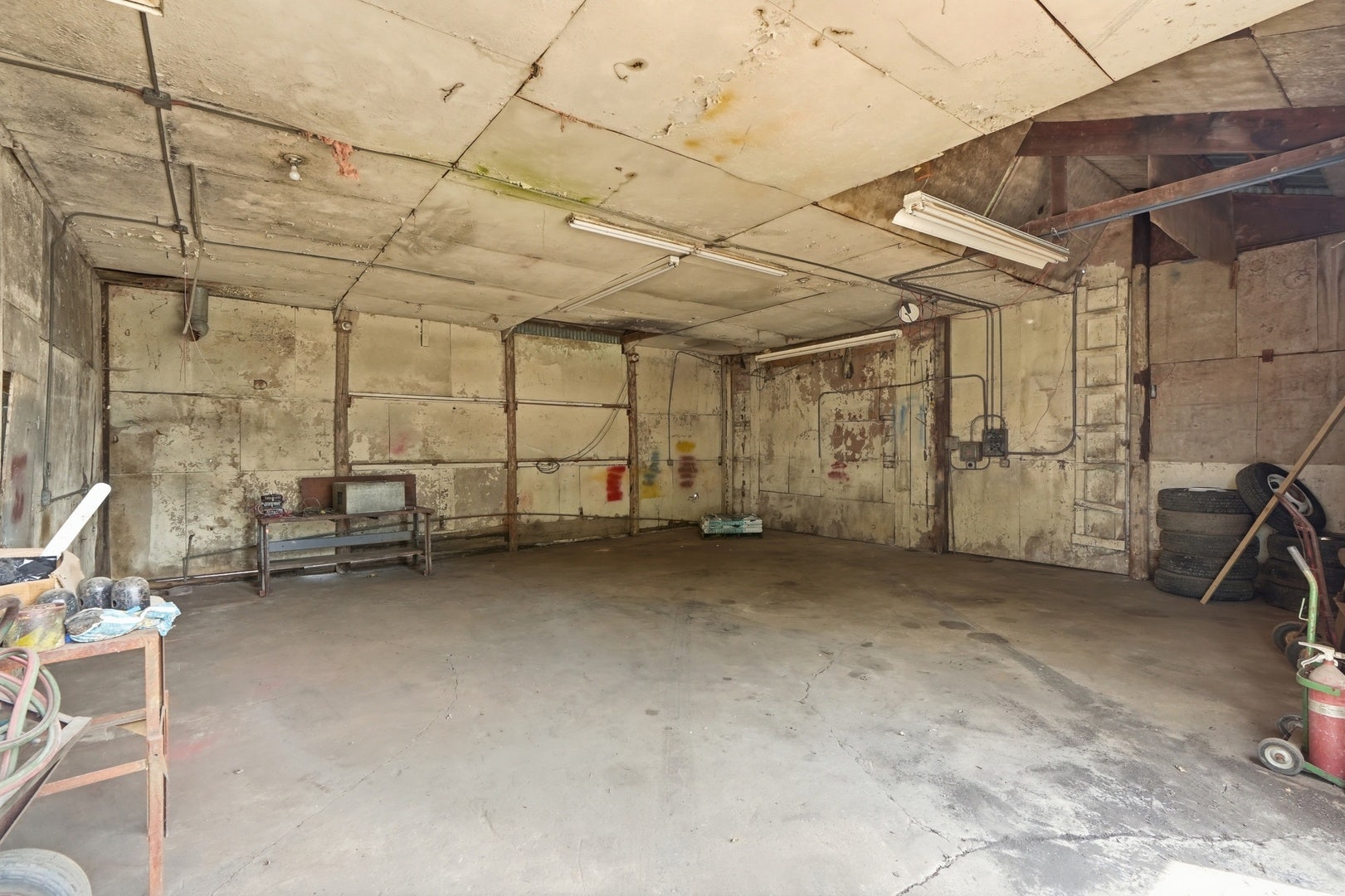 2737 E Indiana Avenue, Beecher, IL 60401 2737 E Indiana Avenue, Beecher, IL 60401