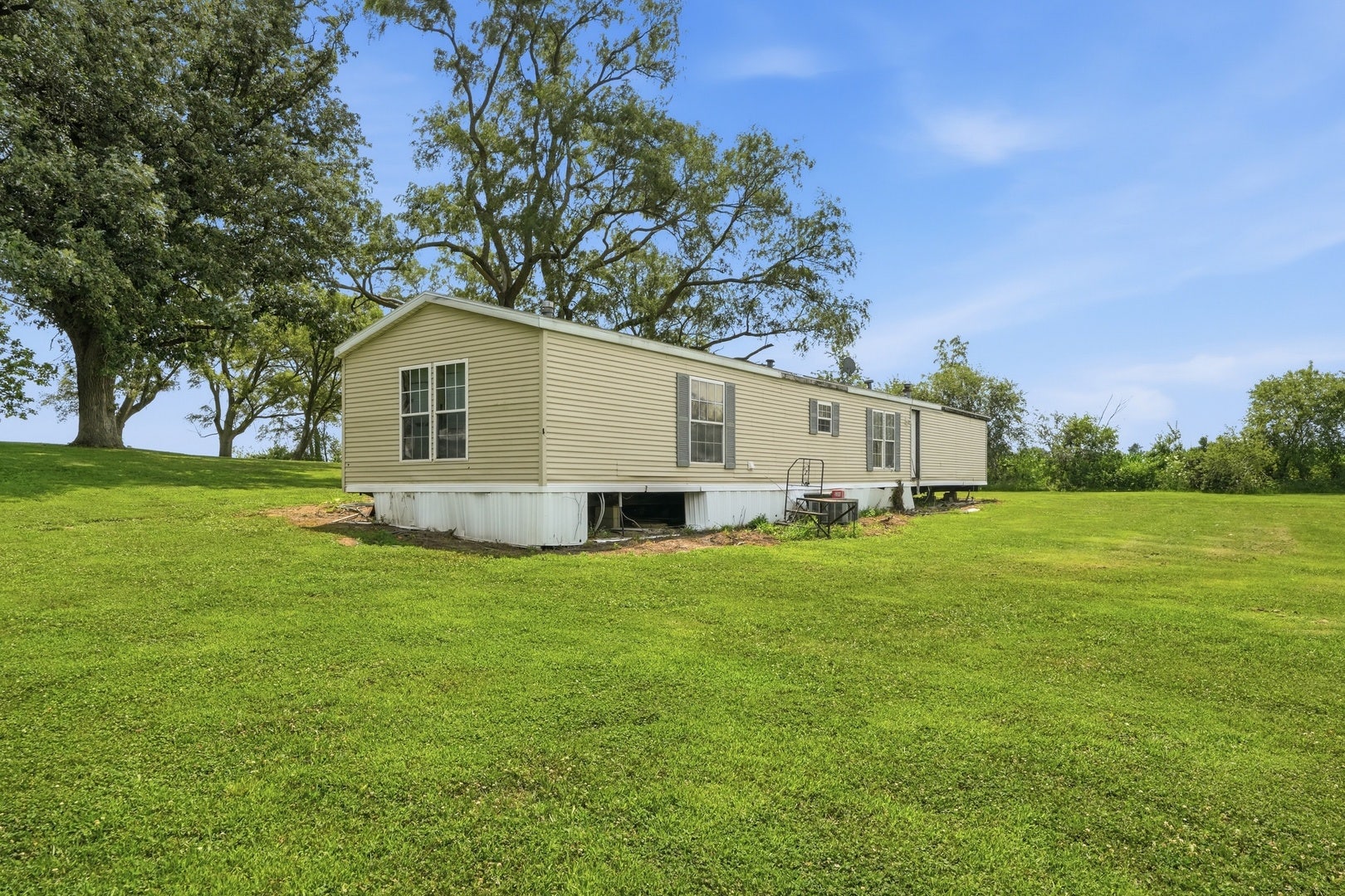 2737 E Indiana Avenue, Beecher, IL 60401 2737 E Indiana Avenue, Beecher, IL 60401