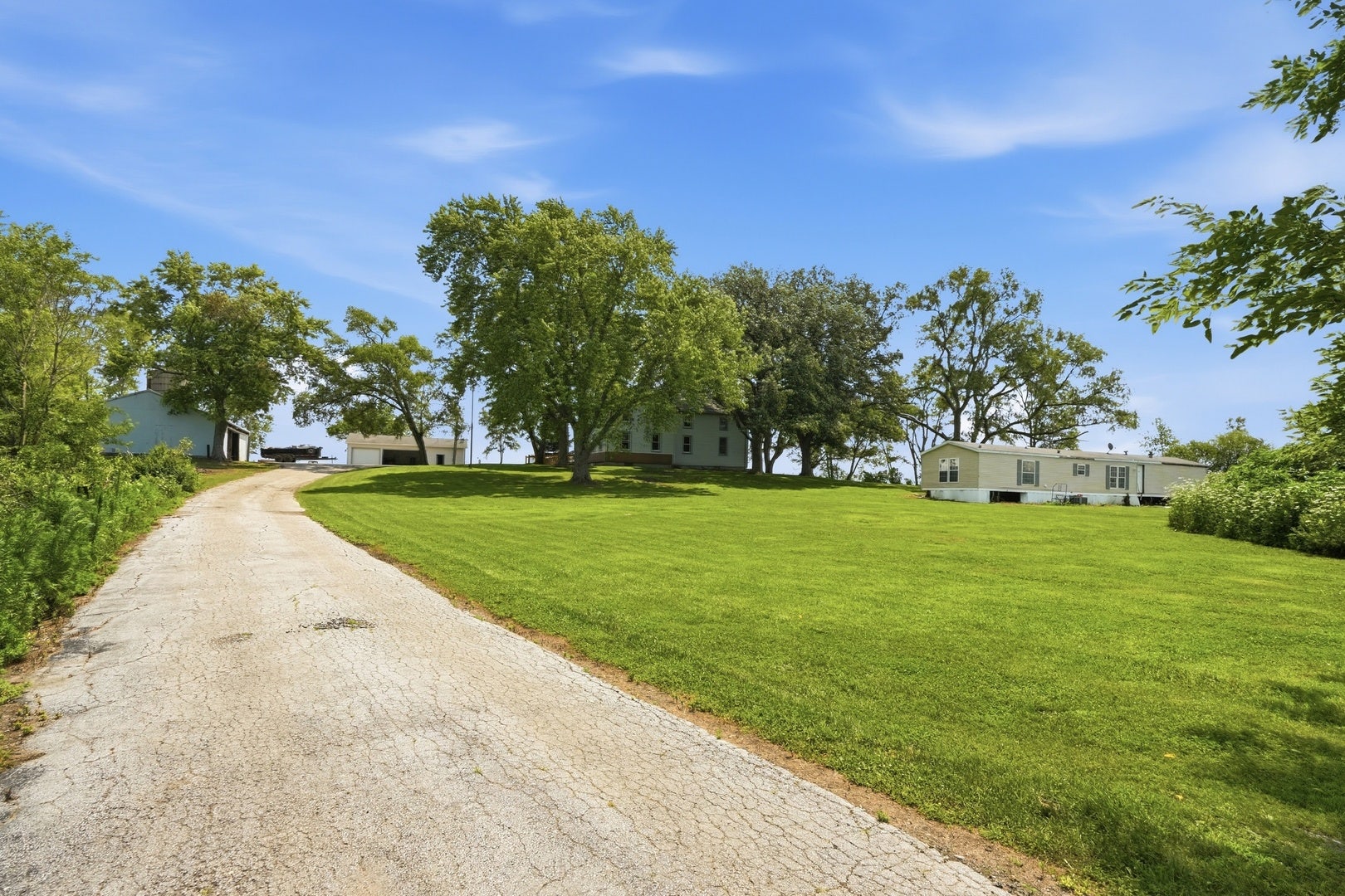 2737 E Indiana Avenue, Beecher, IL 60401 2737 E Indiana Avenue, Beecher, IL 60401