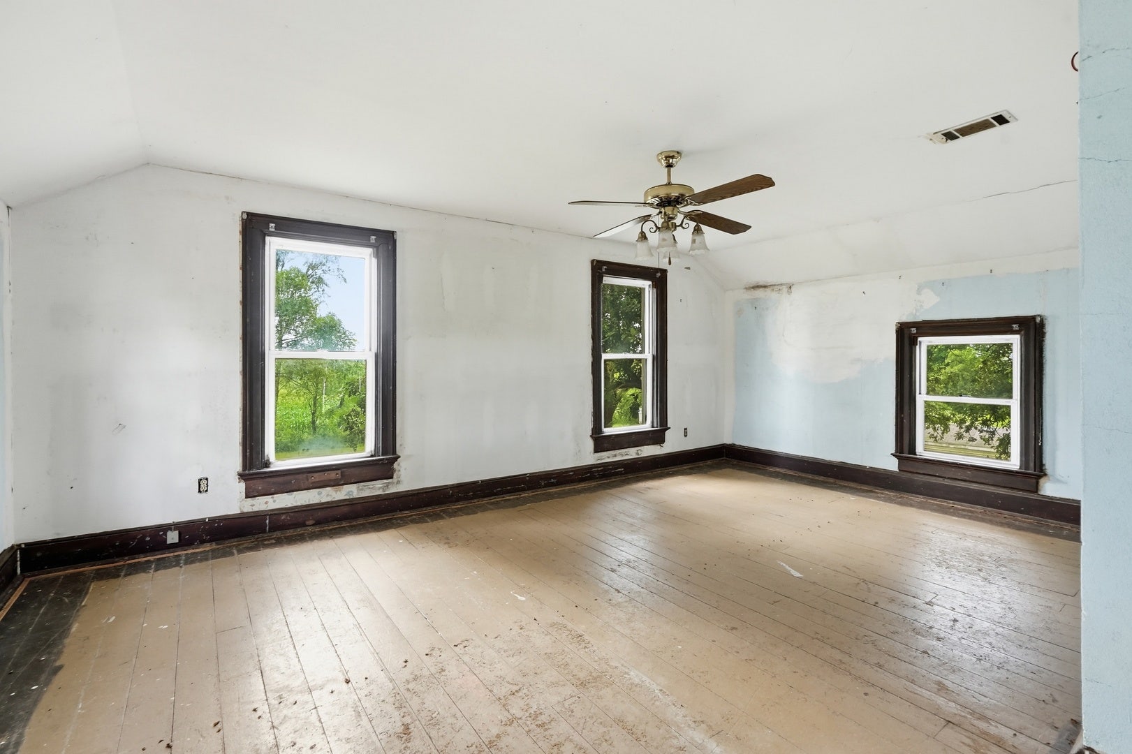 2737 E Indiana Avenue, Beecher, IL 60401 2737 E Indiana Avenue, Beecher, IL 60401