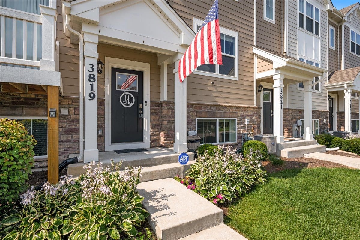 3819 Honeysuckle Lane, Elgin, IL 60124