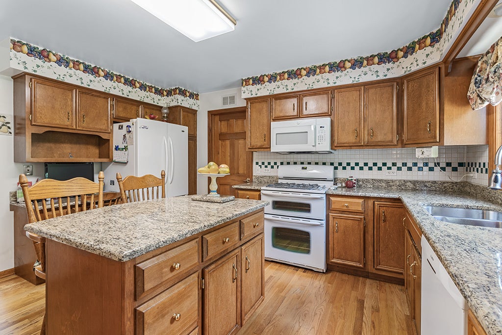 505 BOARDMAN Circle, Bolingbrook, IL 60440 505 BOARDMAN Circle, Bolingbrook, IL 60440