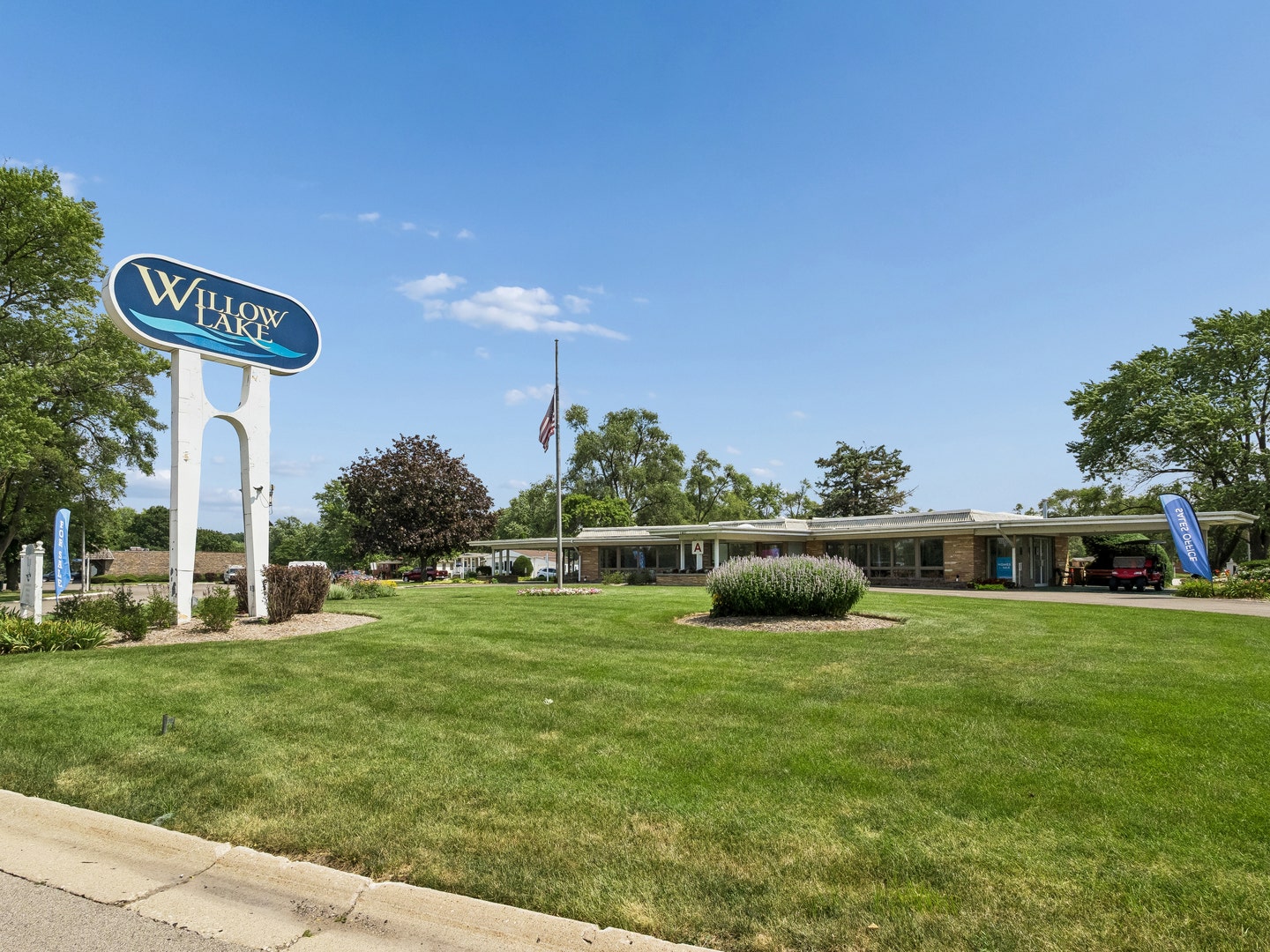 209 Melbrooke Road, Elgin, IL 60123 209 Melbrooke Road, Elgin, IL 60123