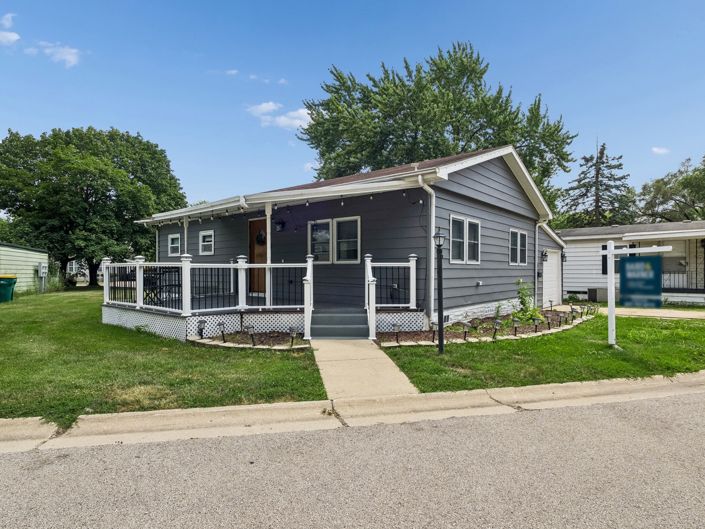 209 Melbrooke Road, Elgin, IL 60123 209 Melbrooke Road, Elgin, IL 60123