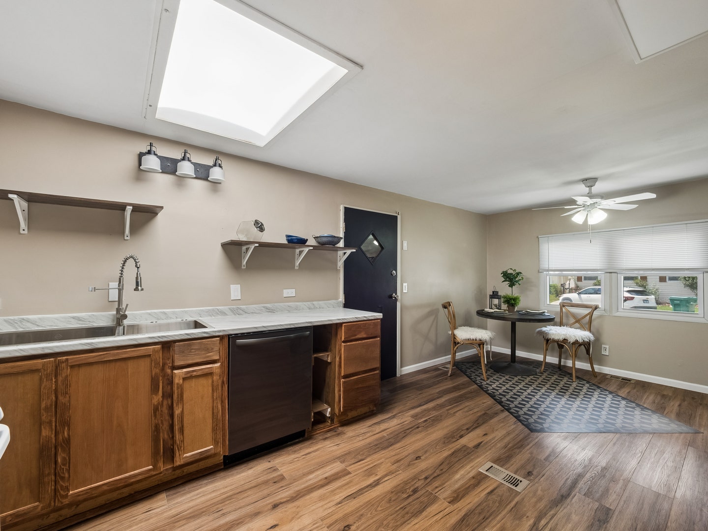 209 Melbrooke Road, Elgin, IL 60123 209 Melbrooke Road, Elgin, IL 60123