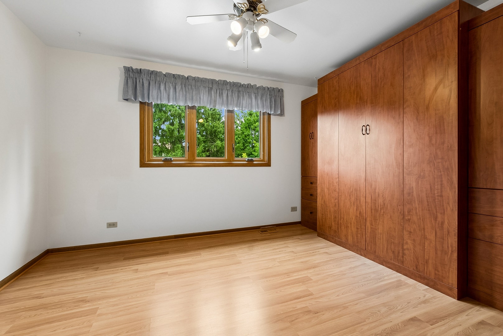 7217 Lyman Avenue, Downers Grove, IL 60516