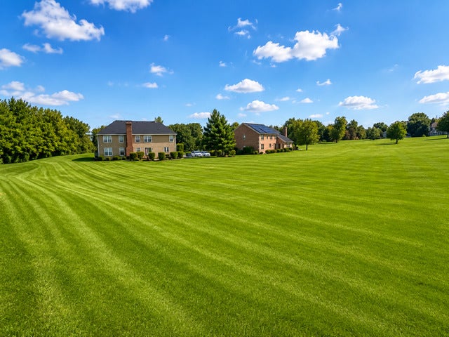 11 Harrington Court, Hawthorn Woods, IL 60047 11 Harrington Court, Hawthorn Woods, IL 60047