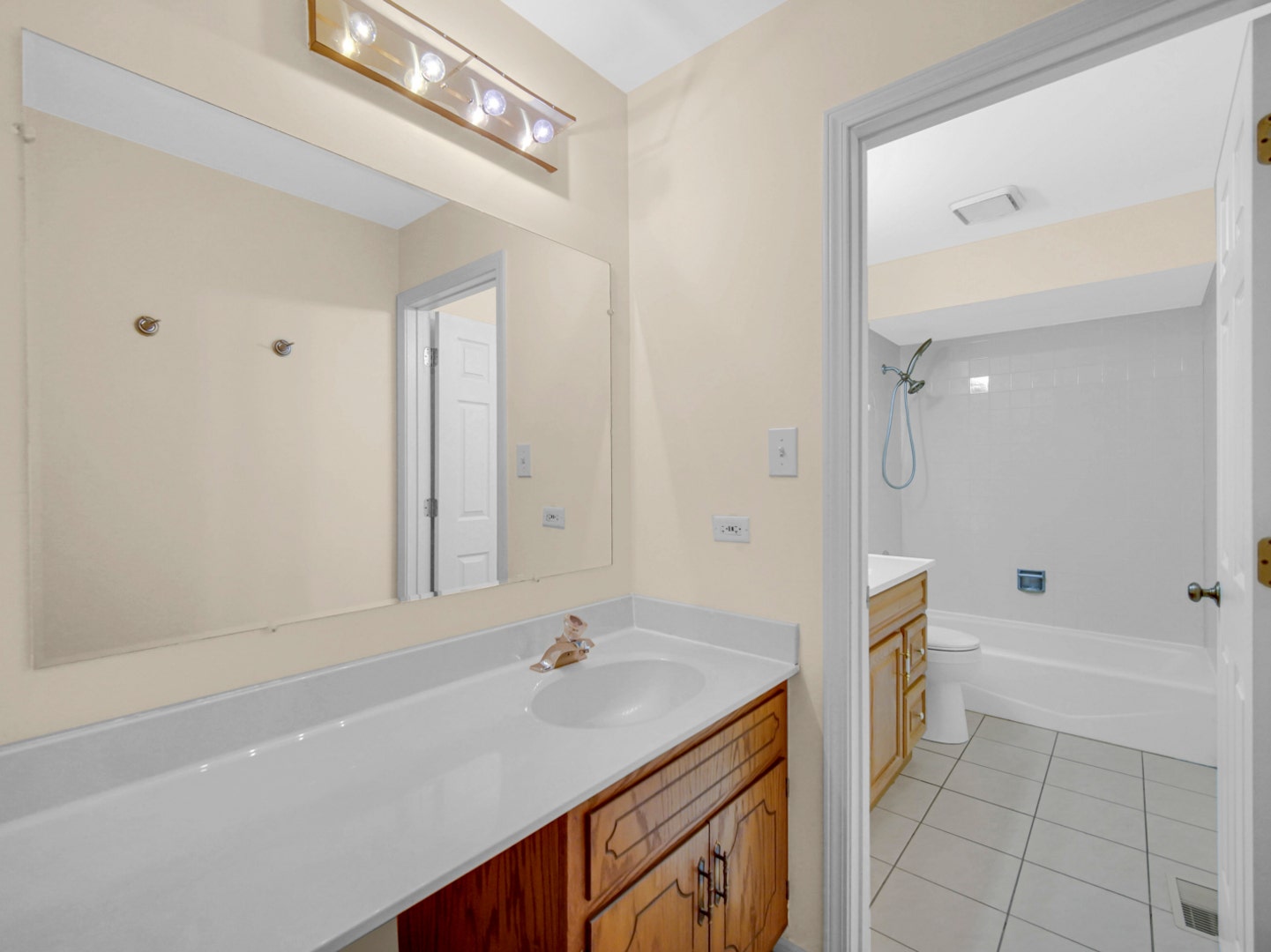 9304 W 141st Place, Orland Park, IL 60462 9304 W 141st Place, Orland Park, IL 60462