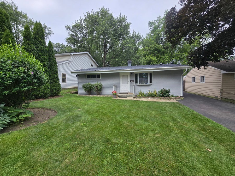 Property photo for 164 N Prairie Avenue, Mundelein, IL