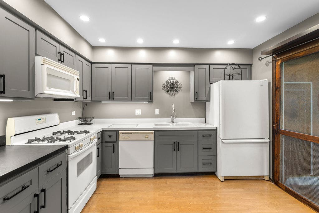 2100 59th Street, Downers Grove, IL 60516