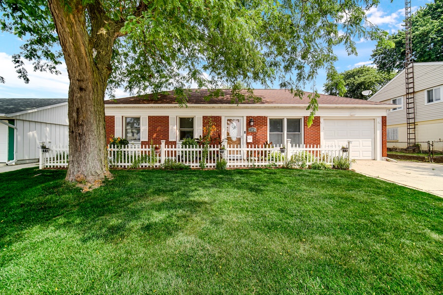 Property photo for 724 Union Avenue, Romeoville, IL