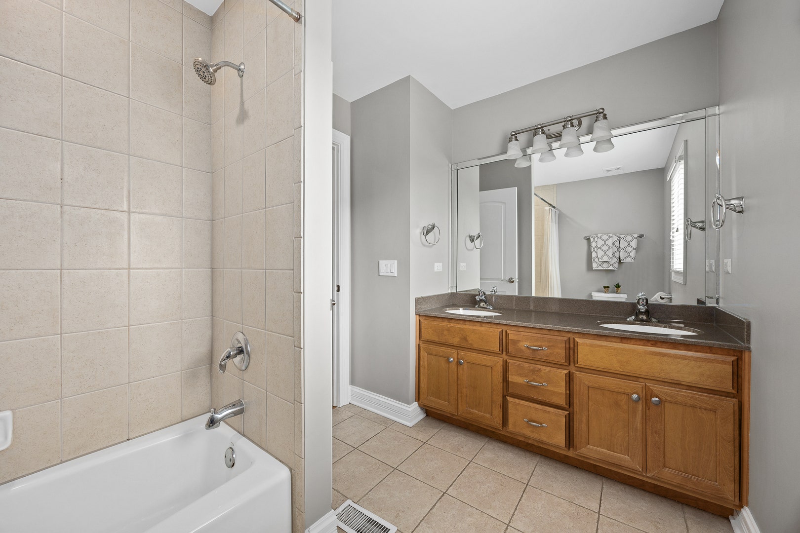 4620 Woodward Avenue, Downers Grove, IL 60515 4620 Woodward Avenue, Downers Grove, IL 60515