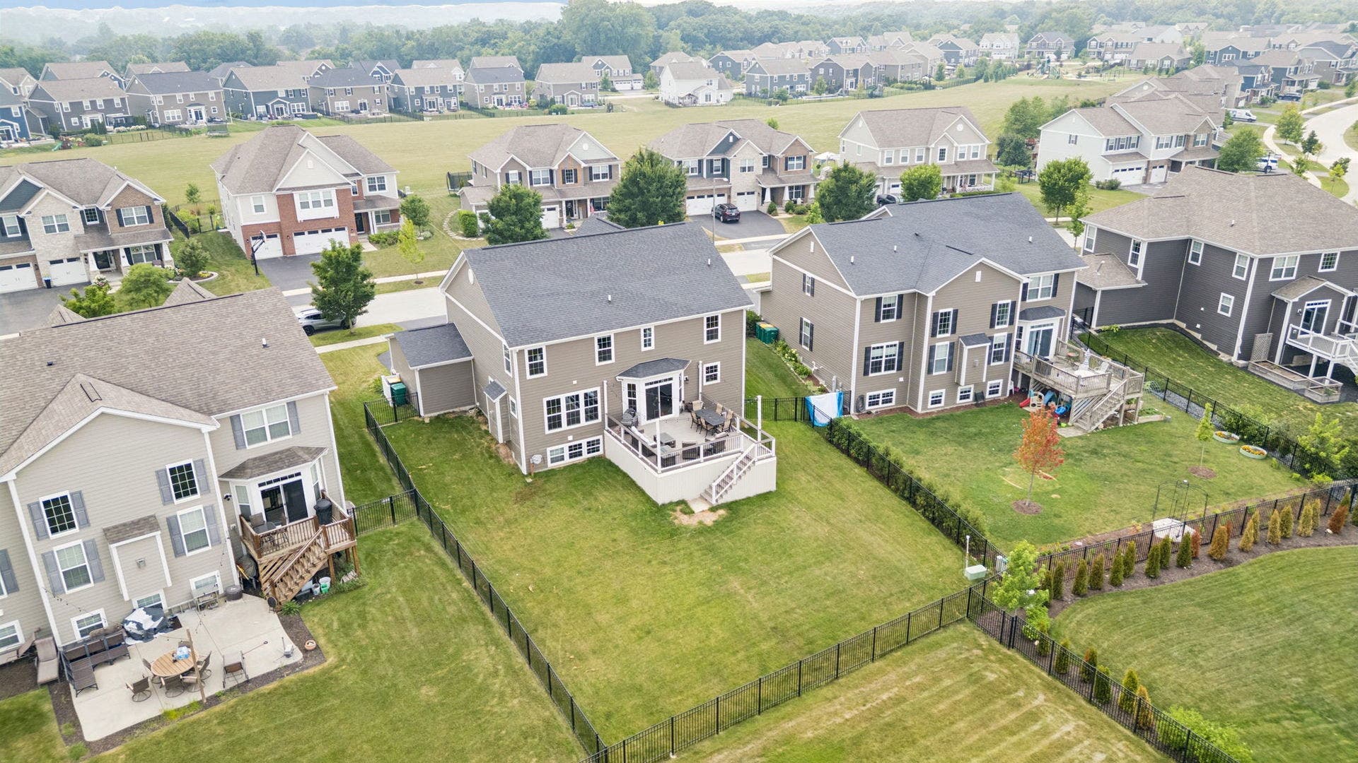 13824 Amelia Drive, Lemont, IL 60439