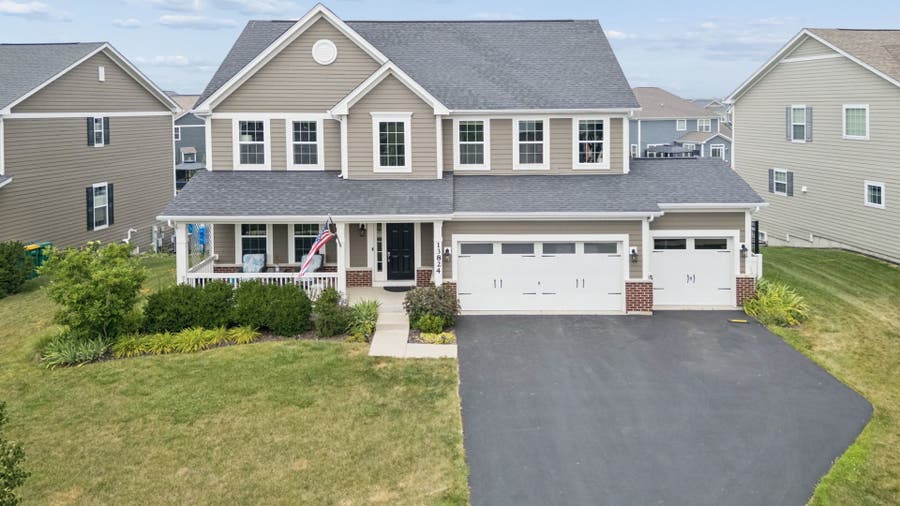 Property photo for 13824 Amelia Drive, Lemont, IL