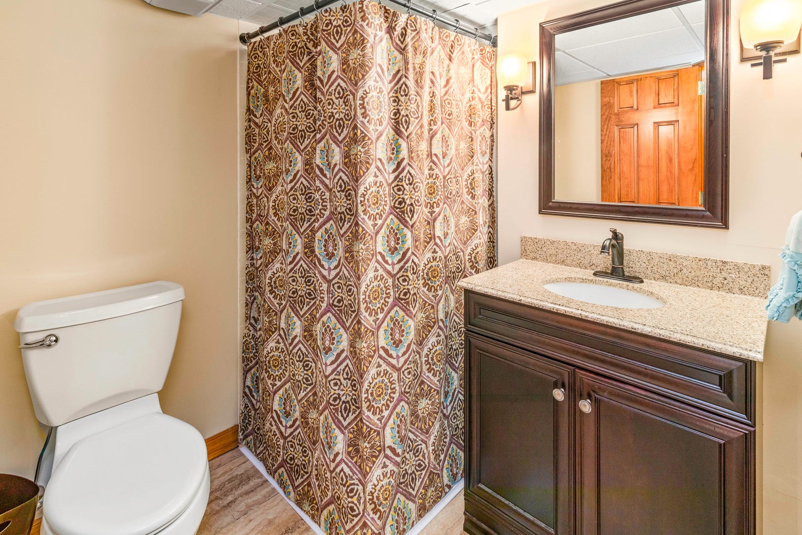 997 S Hampton Court, Aurora, IL 60506 997 S Hampton Court, Aurora, IL 60506