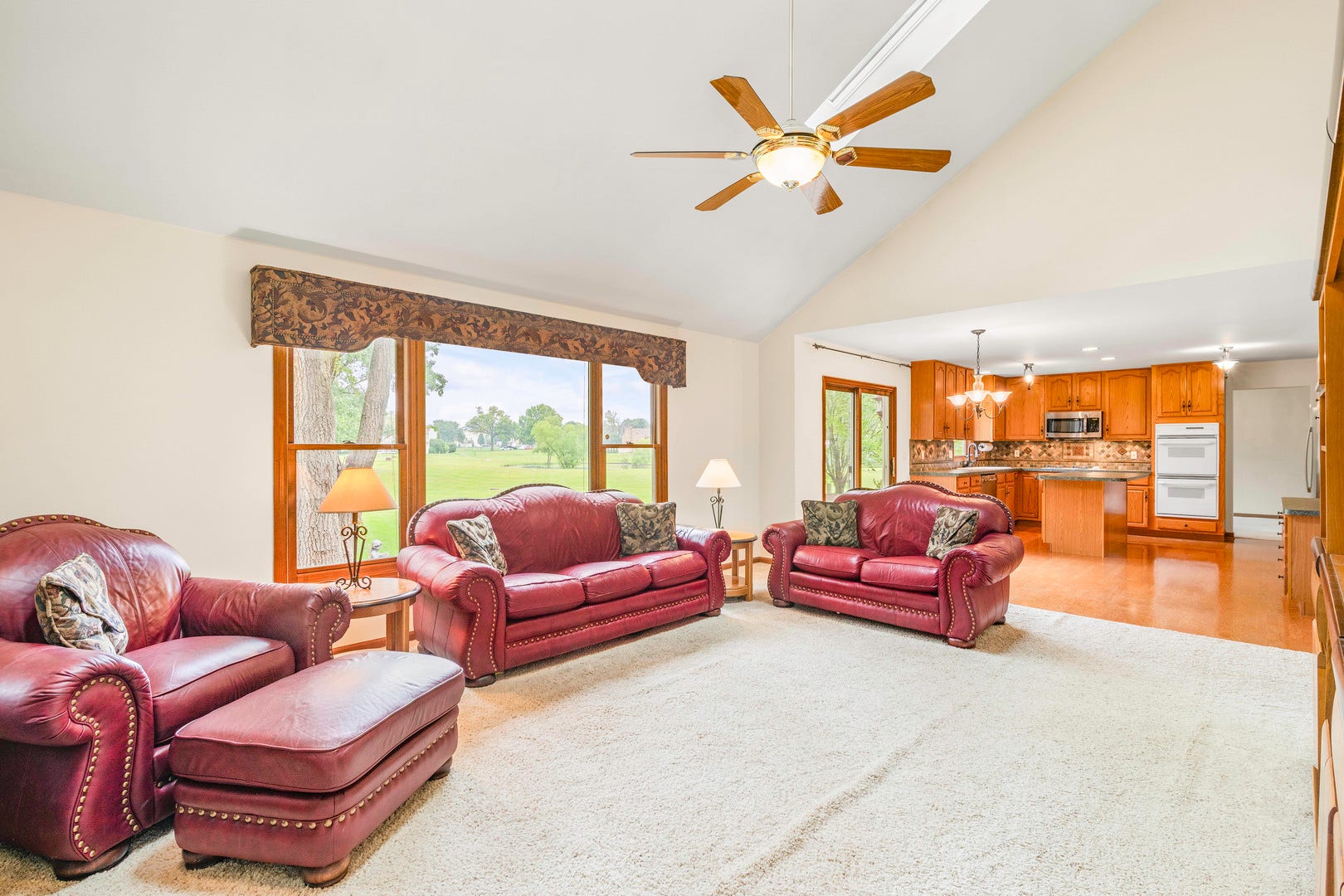 997 S Hampton Court, Aurora, IL 60506 997 S Hampton Court, Aurora, IL 60506