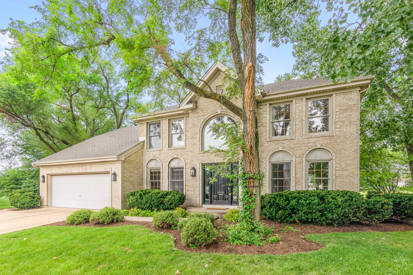 997 S Hampton Court, Aurora, IL 60506 997 S Hampton Court, Aurora, IL 60506