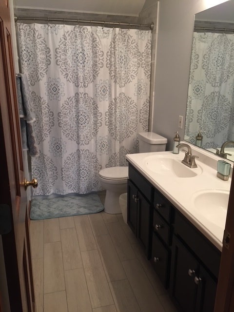 997 S Hampton Court, Aurora, IL 60506 997 S Hampton Court, Aurora, IL 60506