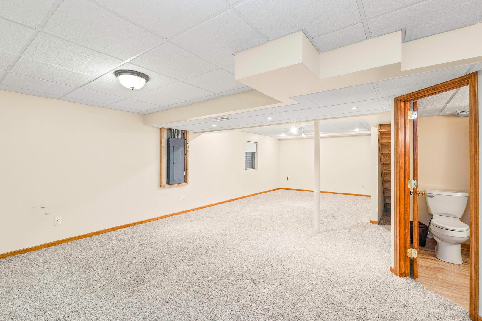 997 S Hampton Court, Aurora, IL 60506 997 S Hampton Court, Aurora, IL 60506