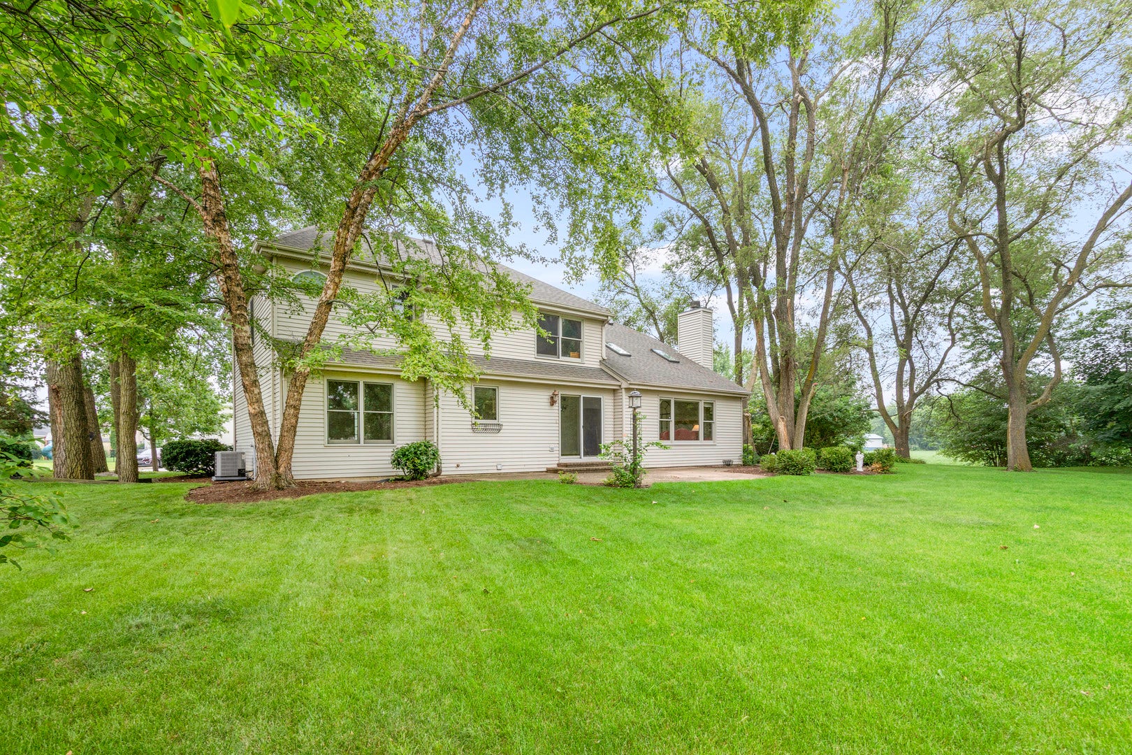 997 S Hampton Court, Aurora, IL 60506 997 S Hampton Court, Aurora, IL 60506