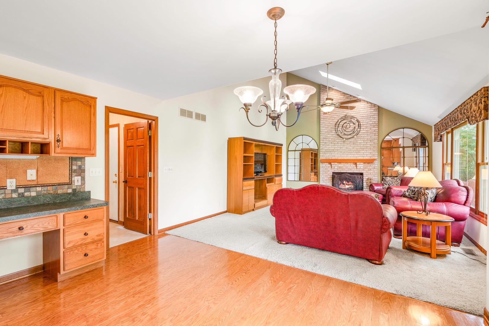 997 S Hampton Court, Aurora, IL 60506 997 S Hampton Court, Aurora, IL 60506