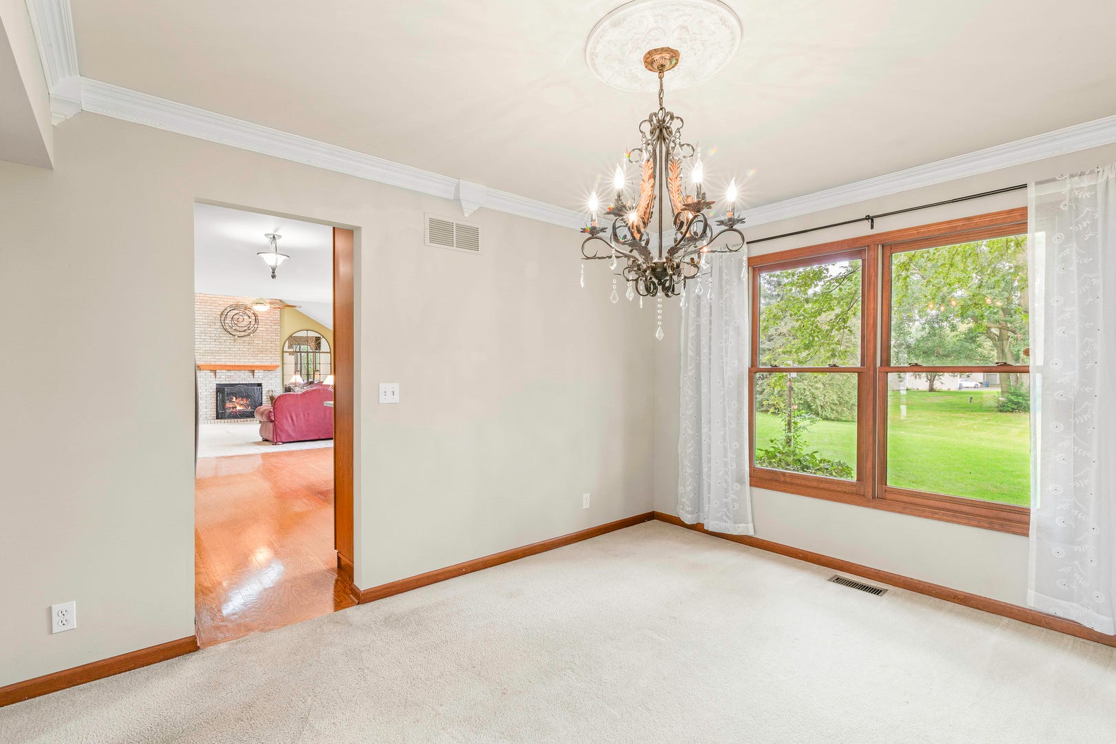 997 S Hampton Court, Aurora, IL 60506 997 S Hampton Court, Aurora, IL 60506