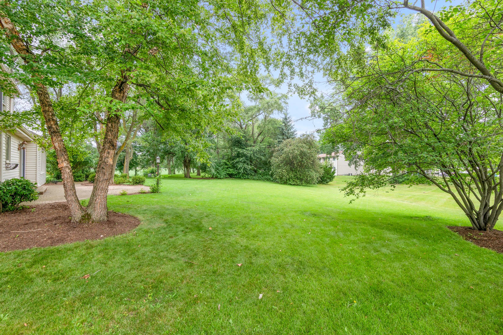 997 S Hampton Court, Aurora, IL 60506 997 S Hampton Court, Aurora, IL 60506