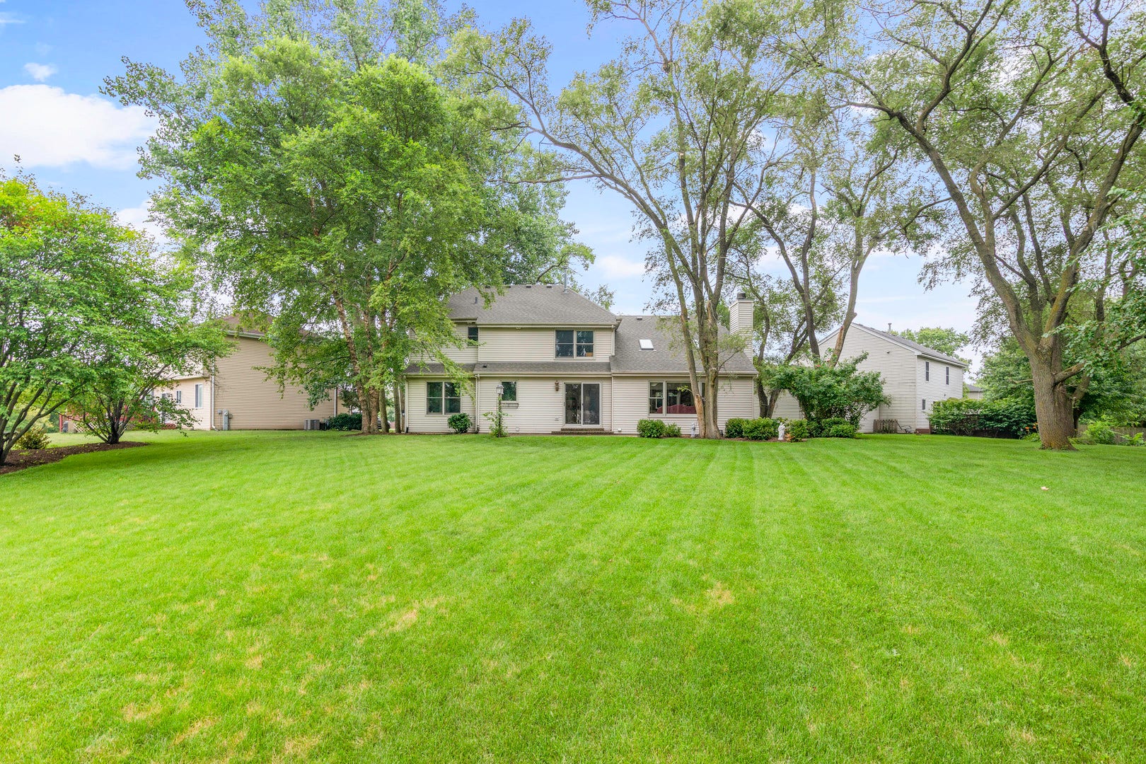 997 S Hampton Court, Aurora, IL 60506 997 S Hampton Court, Aurora, IL 60506