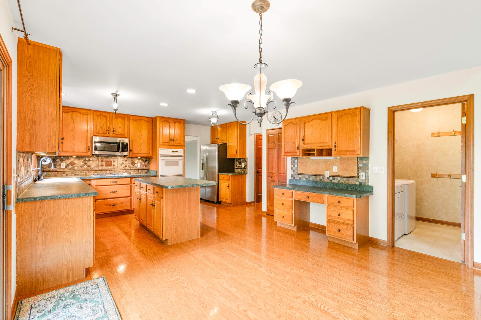 997 S Hampton Court, Aurora, IL 60506 997 S Hampton Court, Aurora, IL 60506