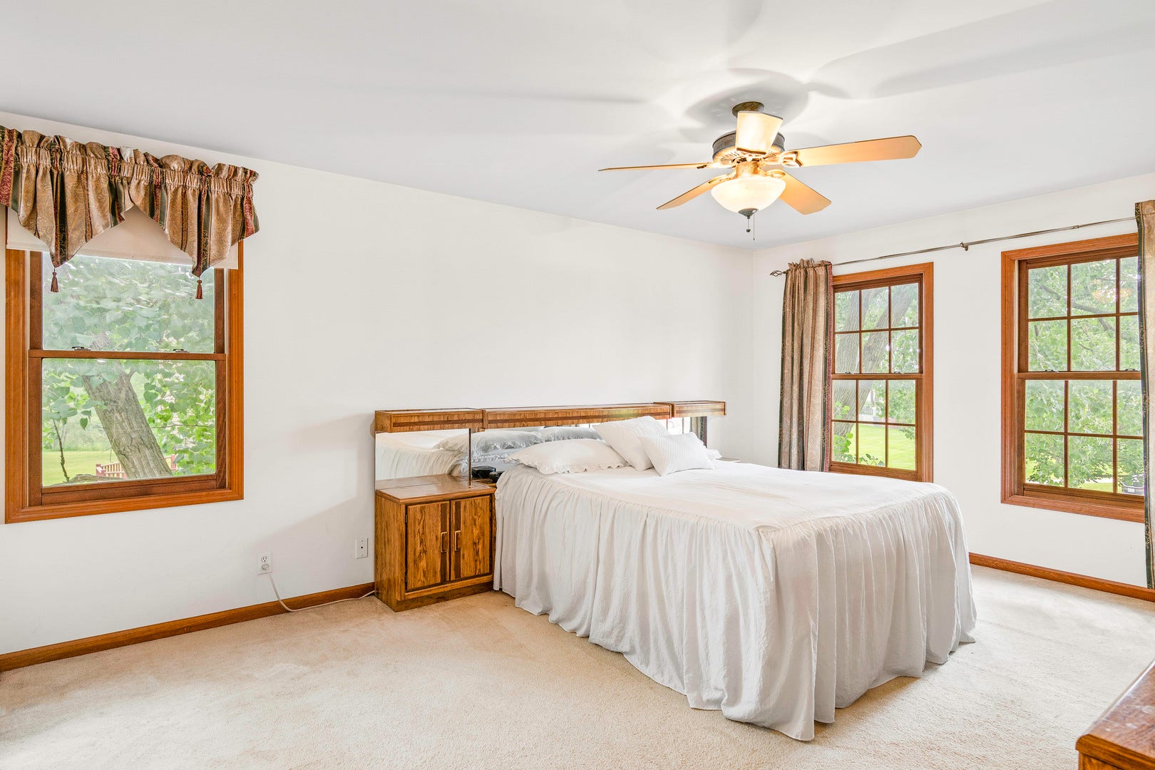 997 S Hampton Court, Aurora, IL 60506 997 S Hampton Court, Aurora, IL 60506