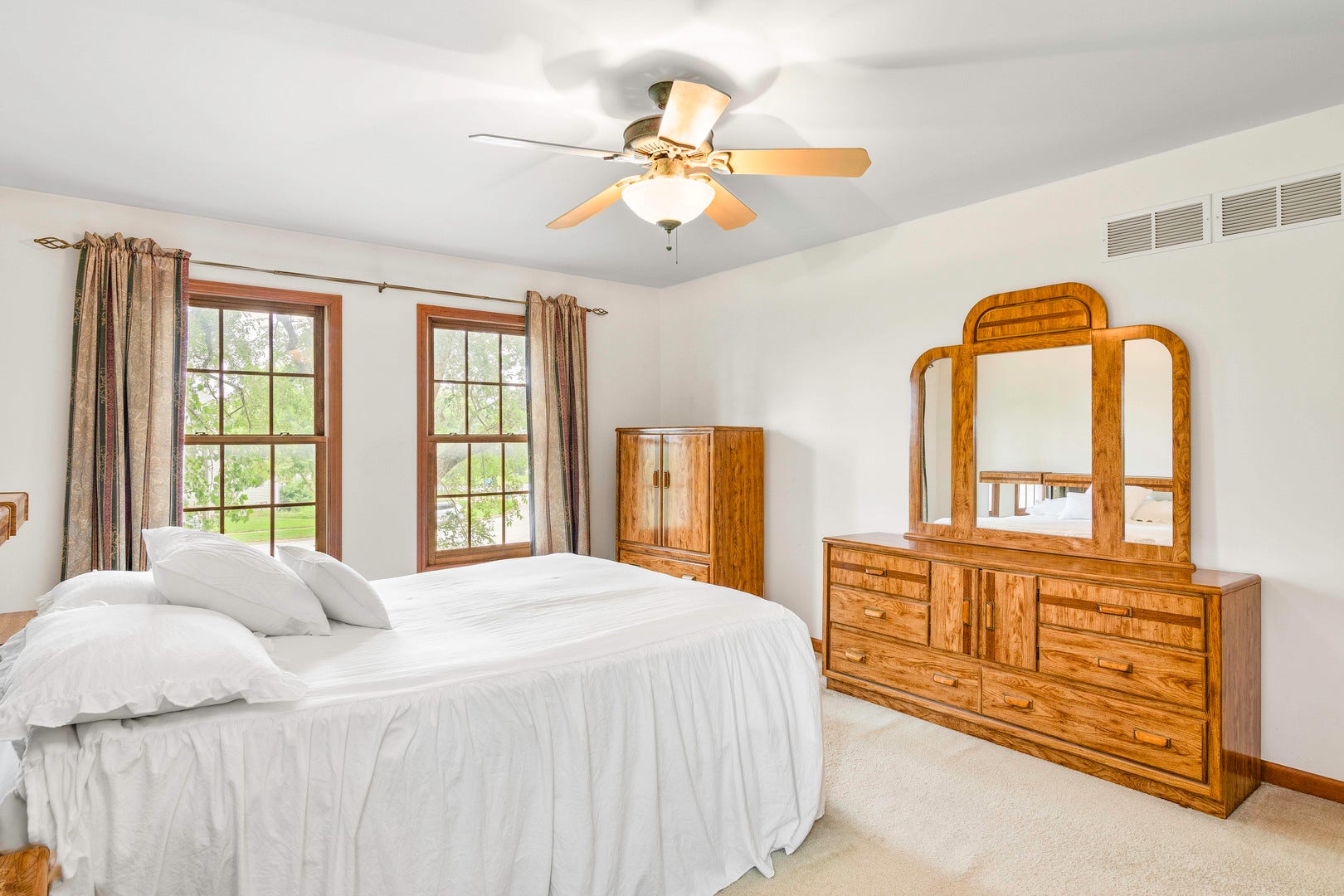 997 S Hampton Court, Aurora, IL 60506 997 S Hampton Court, Aurora, IL 60506