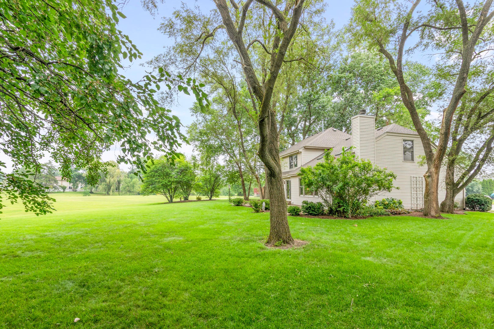 997 S Hampton Court, Aurora, IL 60506 997 S Hampton Court, Aurora, IL 60506