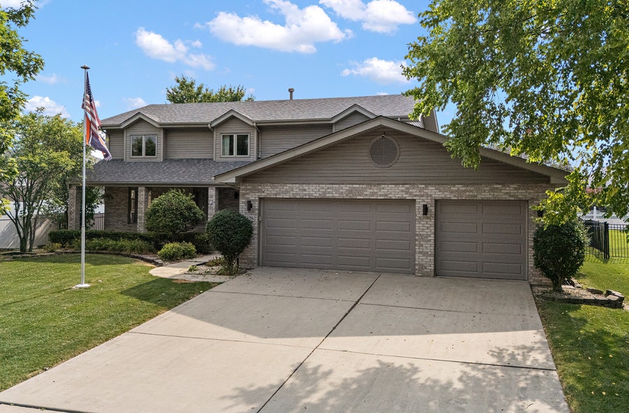 Property photo for 1028 Kylemore Court, Lockport, IL