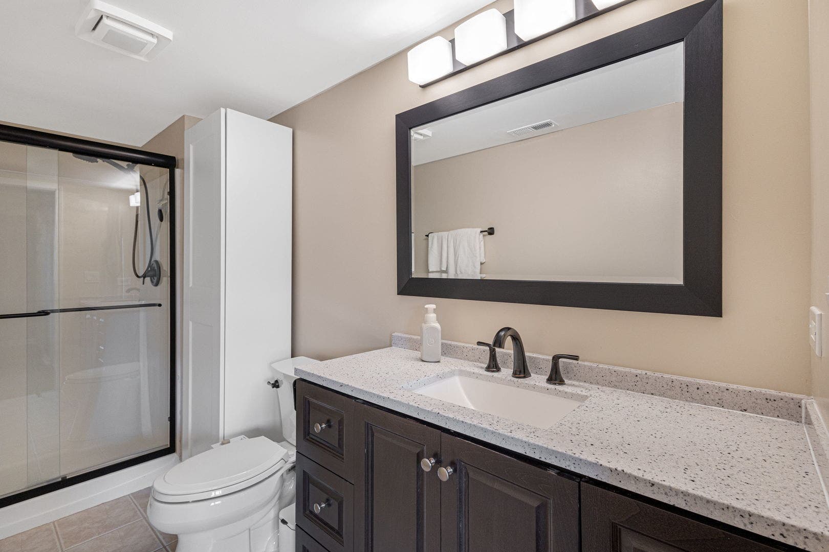 7025 Heritage Circle, #1B, Orland Park, IL 60462 7025 Heritage Circle, #1B, Orland Park, IL 60462