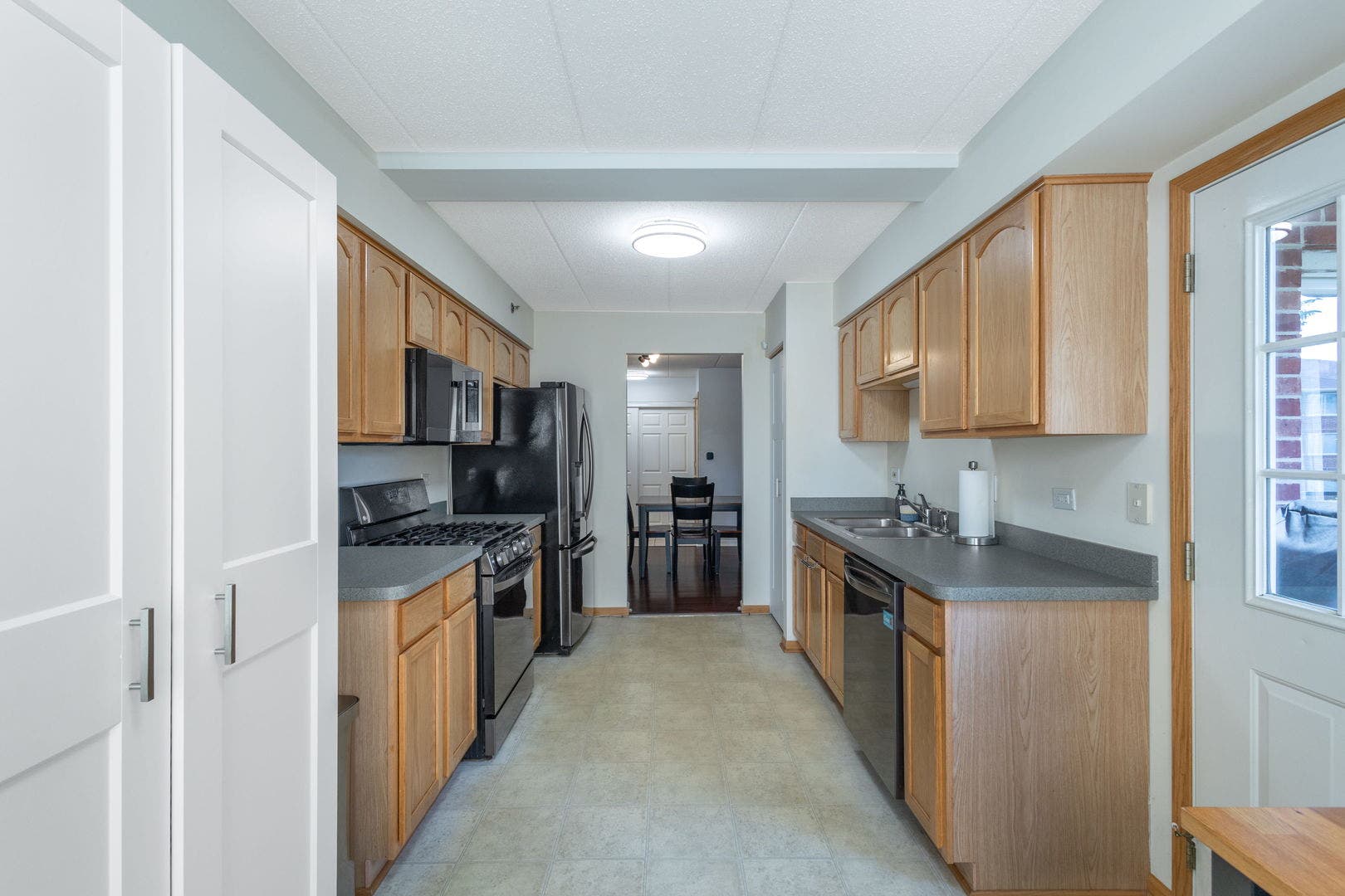 7025 Heritage Circle, #1B, Orland Park, IL 60462 7025 Heritage Circle, #1B, Orland Park, IL 60462