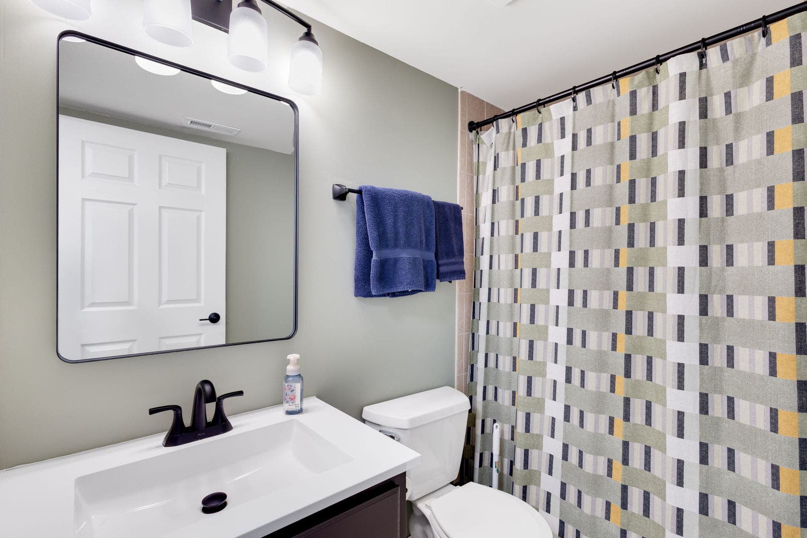 7025 Heritage Circle, #1B, Orland Park, IL 60462 7025 Heritage Circle, #1B, Orland Park, IL 60462
