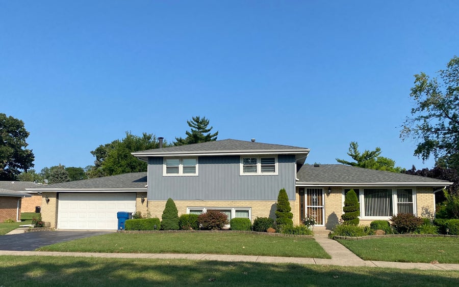 Property photo for 10507 S Terry Drive, Palos Hills, IL