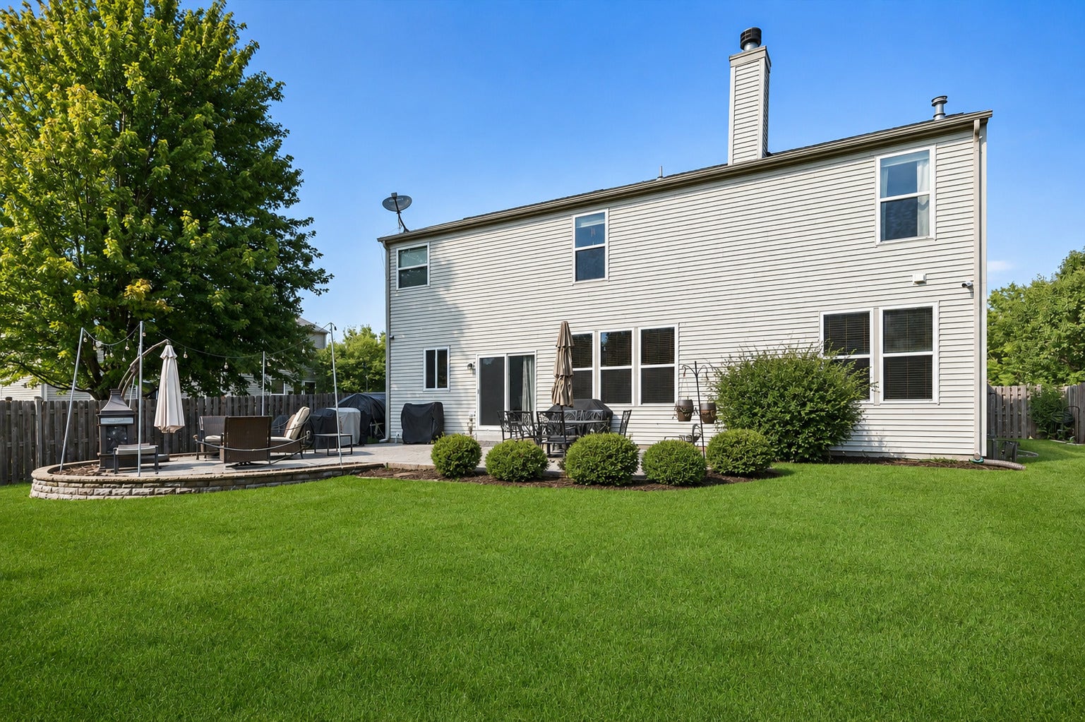 223 Clubhouse Street, Bolingbrook, IL 60490 223 Clubhouse Street, Bolingbrook, IL 60490
