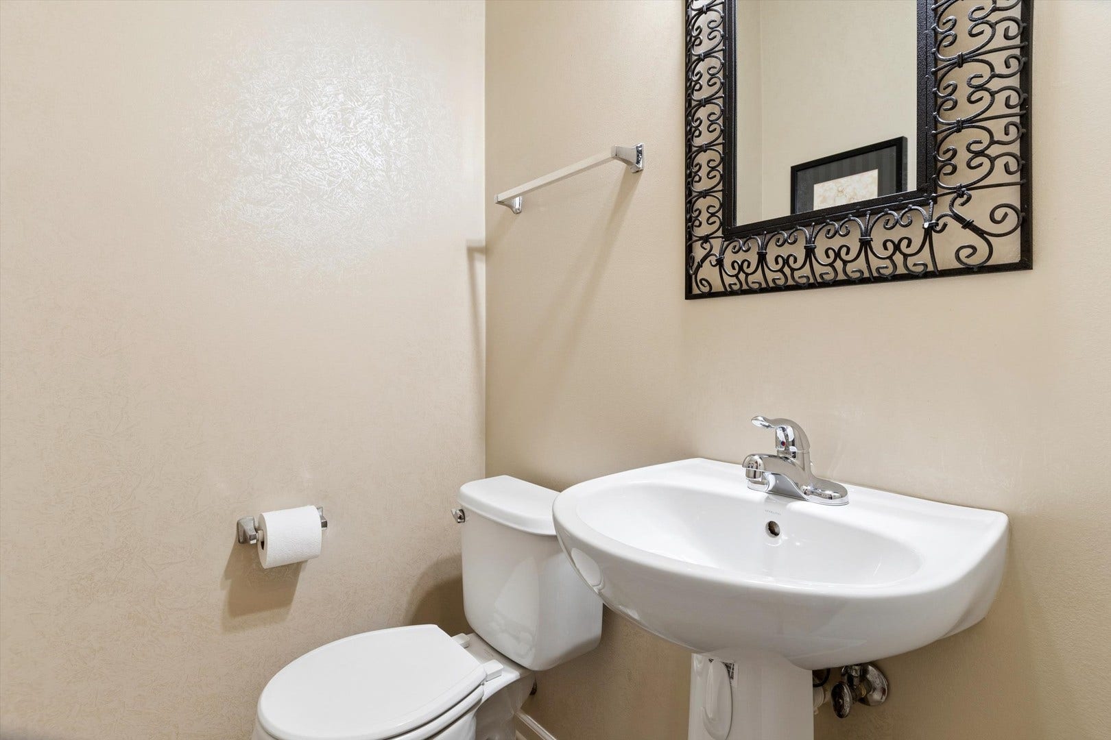 223 Clubhouse Street, Bolingbrook, IL 60490 First floor Half Bath