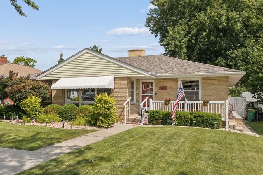 Property photo for 620 E 10th Street, Lockport, IL