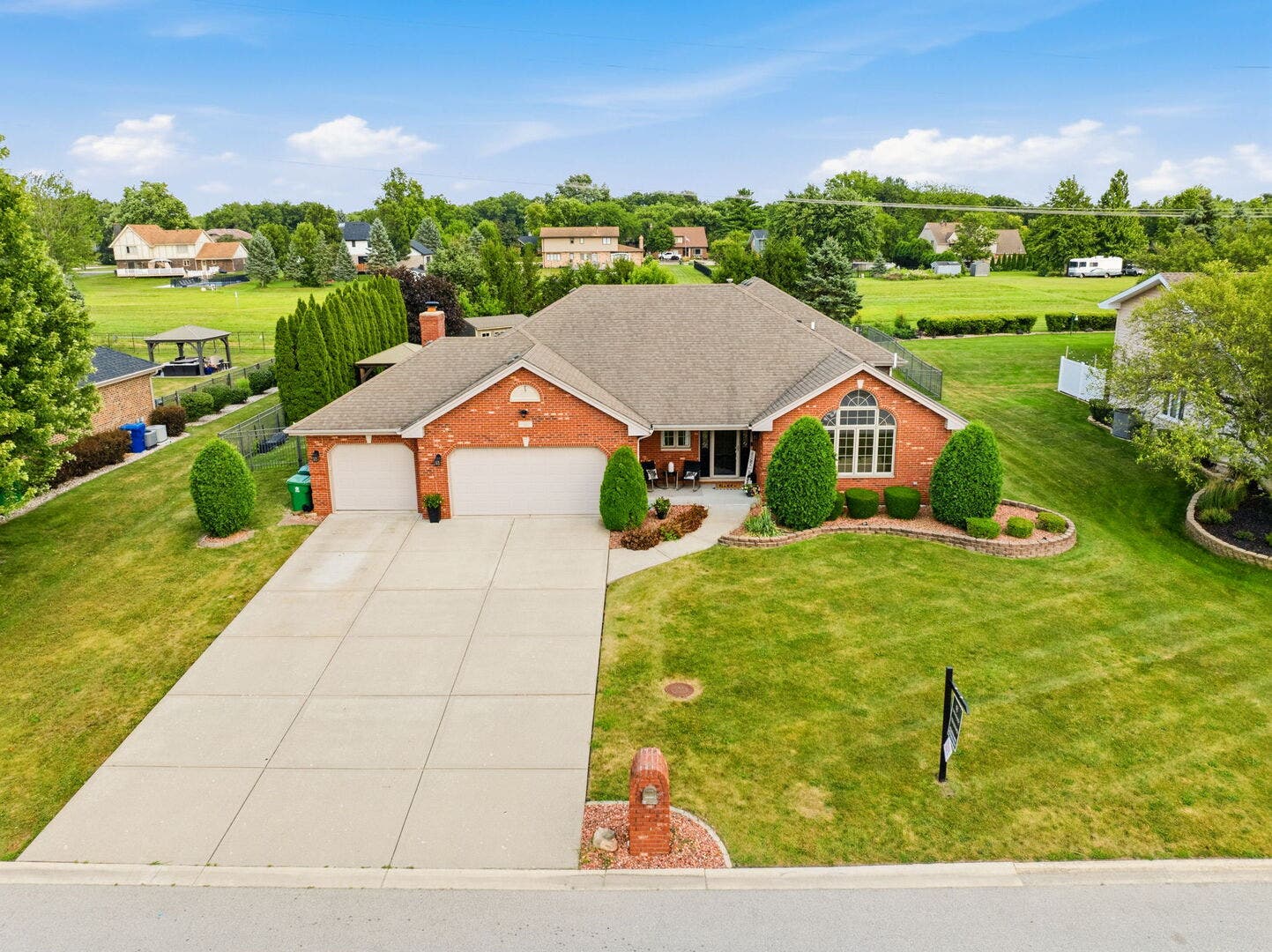 16065 Ridgewood Drive, Homer Glen, IL 60491