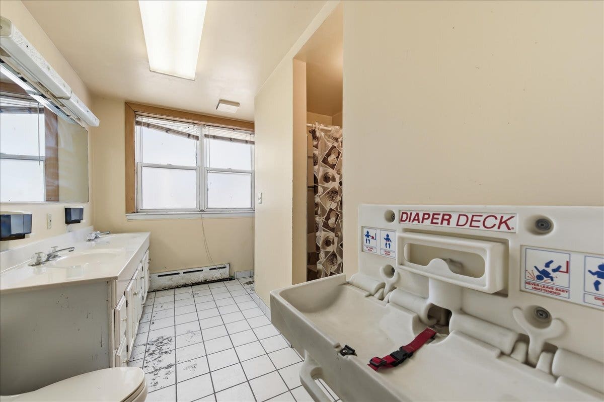 479 N Lake Street, Aurora, IL 60506 479 N Lake Street, Aurora, IL 60506